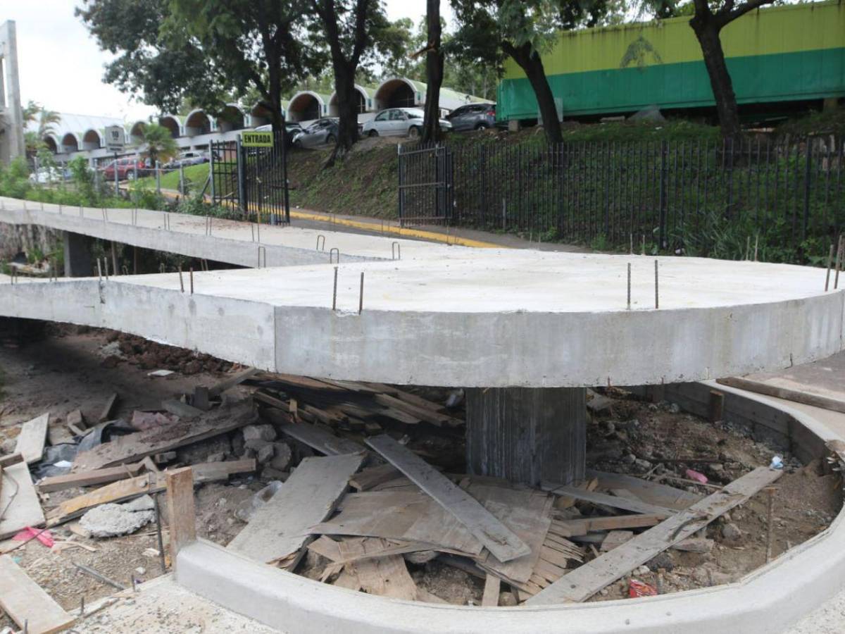Avances notorios: ¿cuándo finaliza la construcción del puente peatonal de la Teletón?