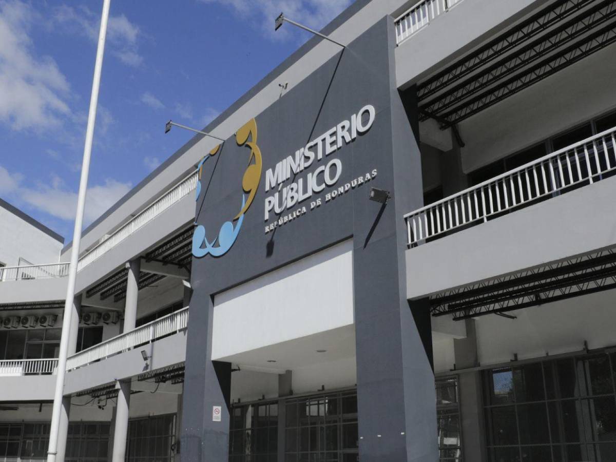 Tapó su boca hasta que perdió el conocimiento: Maestro que abusó y embarazó a su alumna de 13 años
