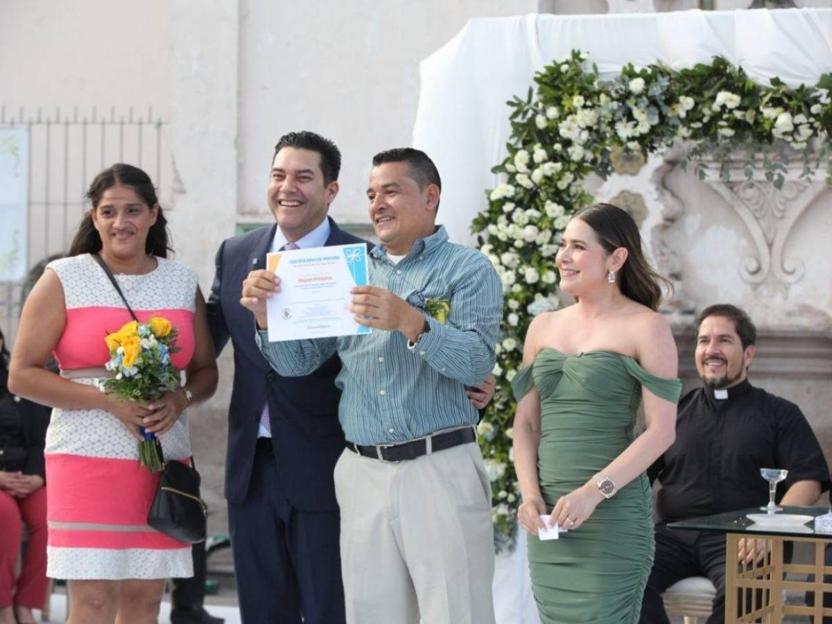 ¡Dijeron que sí! 350 parejas unieron sus vidas en las bodas gratis de la AMDC