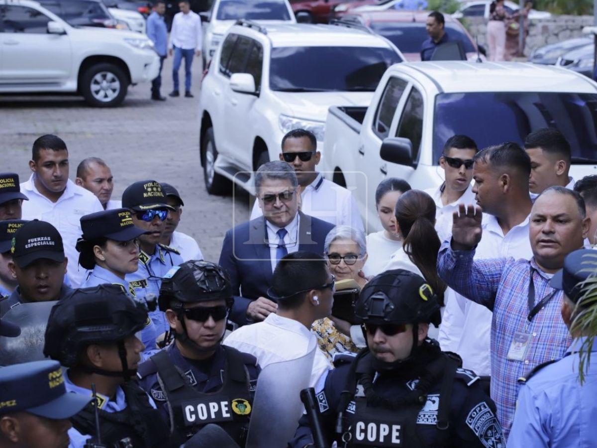 Acompañado de sus hijas, madre y esposa, JOH ingresó a la CSJ: Estoy aquí acompañado de mi familia