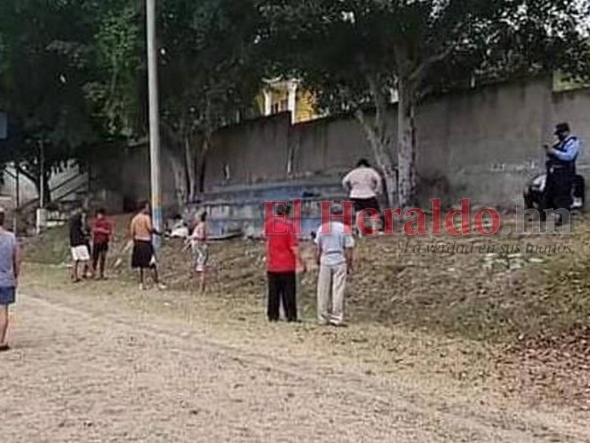 Tiroteo deja dos muertos en cancha de fútbol en Choloma
