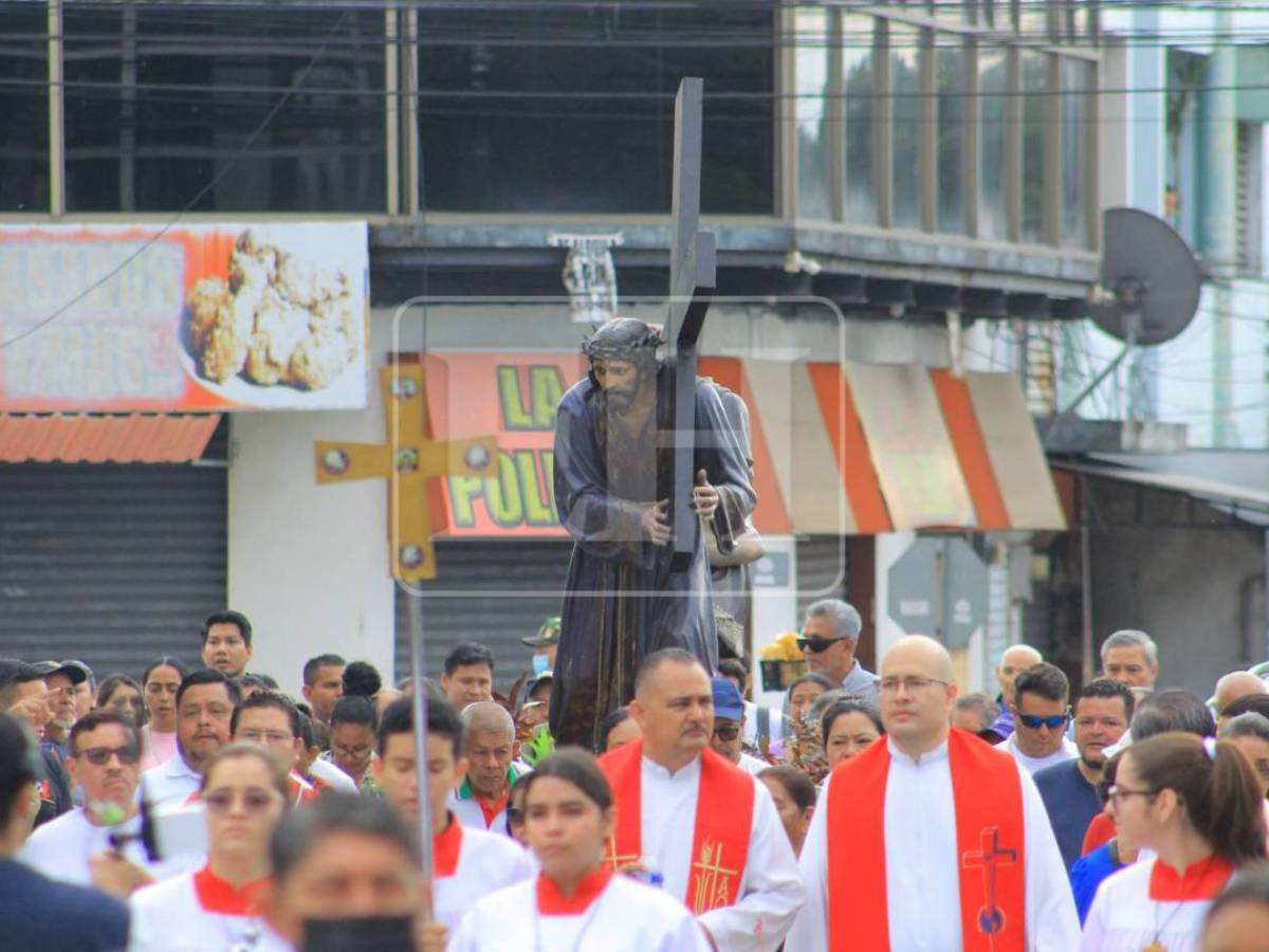 Fe y reflexión: SPS revive en sus calles el doloroso camino al Gólgota con Viacrucis