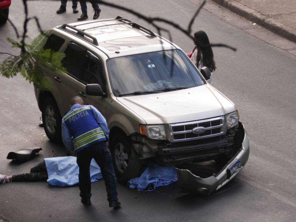 Tragedia en Tegucigalpa: Pareja en motocicleta fallece tras impacto con camioneta Tragedia en Tegucigalpa: Pareja en motocicleta fallece tras impacto con camioneta