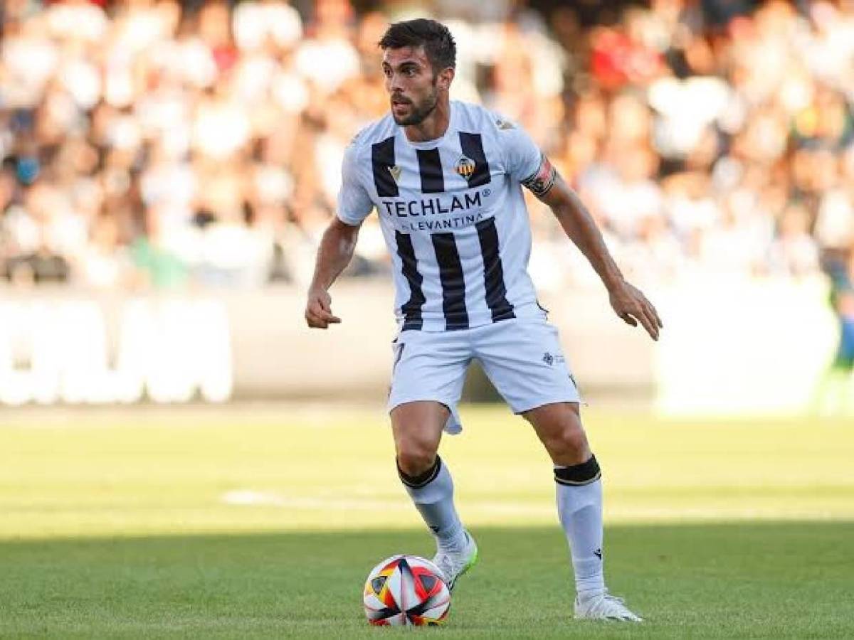 Fichajes: Raphinha se va de Barcelona, Real Madrid va por dos cracks y revés con Olise