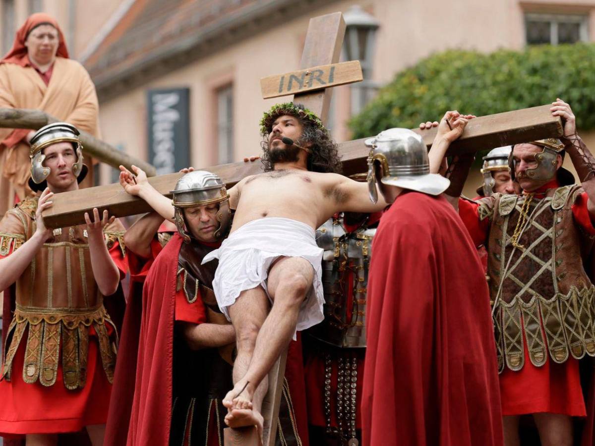 Tradición en Alemania: así se representa el Vía Crucis en Viernes Santo Tradición en Alemania: así se representa el Vía Crucis en Viernes Santo