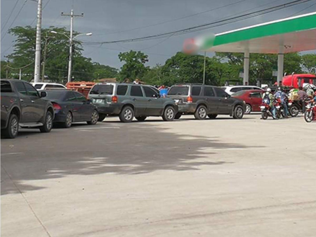Entre $4.09 y $5.11 de incremento por galón: precios de combustibles en Centroamérica