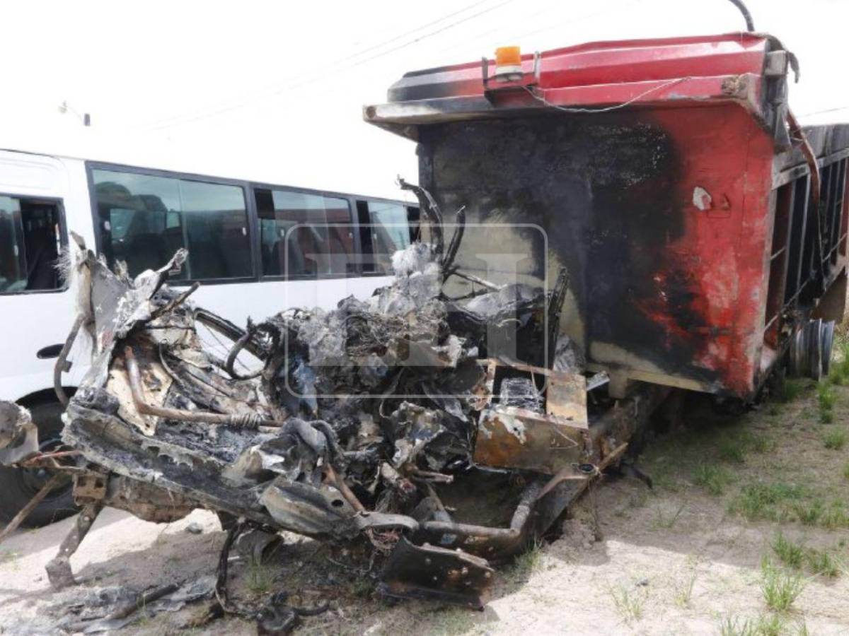 Solo amasijos de hierro: así quedó parte de la rastra tras el accidente en Villa Nueva