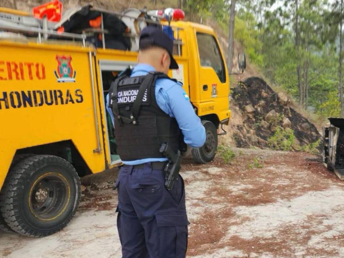 Restos de bolsas plásticas en sus cuerpos carbonizados: hipótesis del triple crimen en El Cimarrón