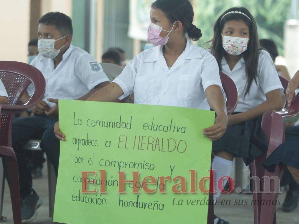 Uno de los carteles que prepararon los estudiantes del CEB Gerardo Medina, de Agua Zarca.