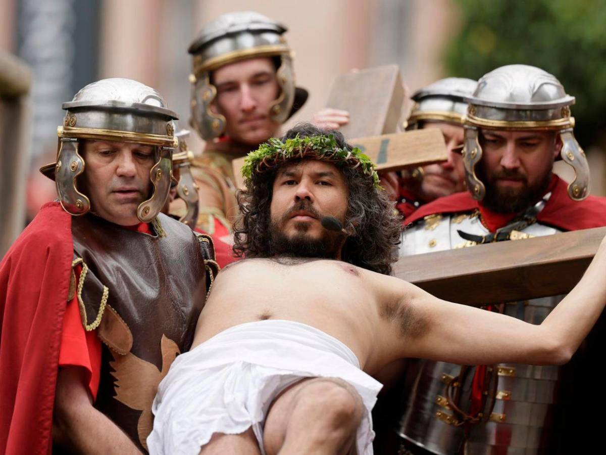 Tradición en Alemania: así se representa el Vía Crucis en Viernes Santo Tradición en Alemania: así se representa el Vía Crucis en Viernes Santo