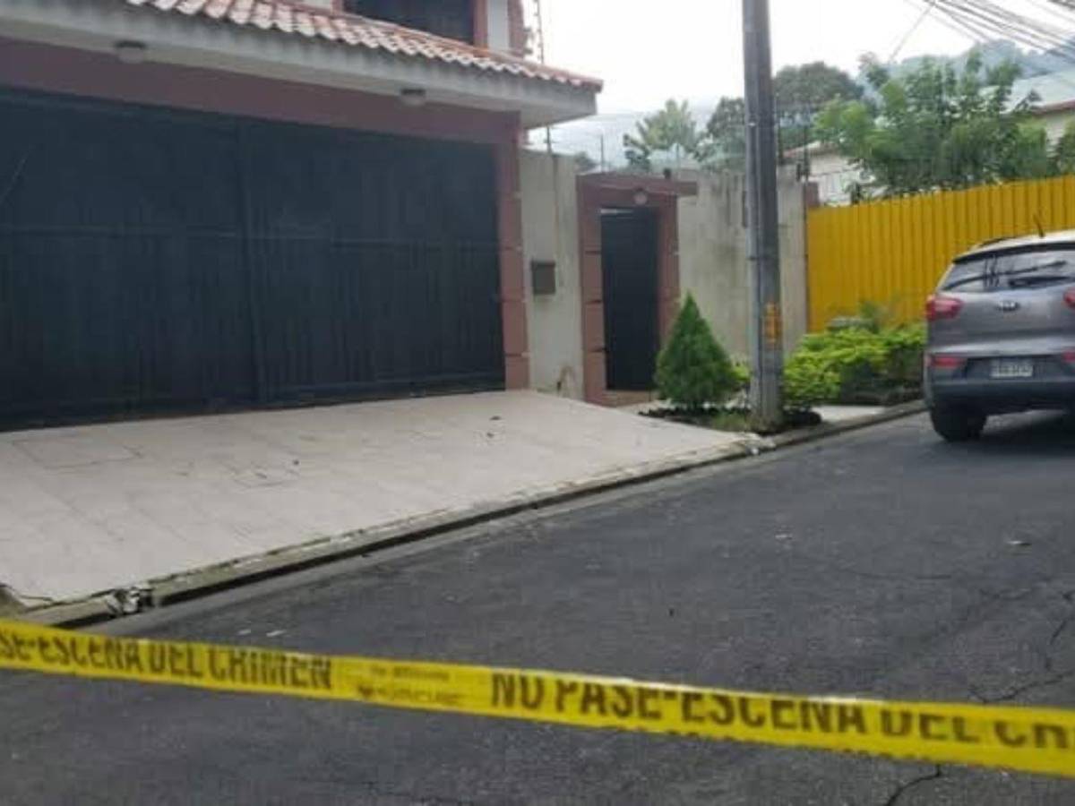 Así era Nicole Handal, maestra encontrada sin vida en su habitación en SPS