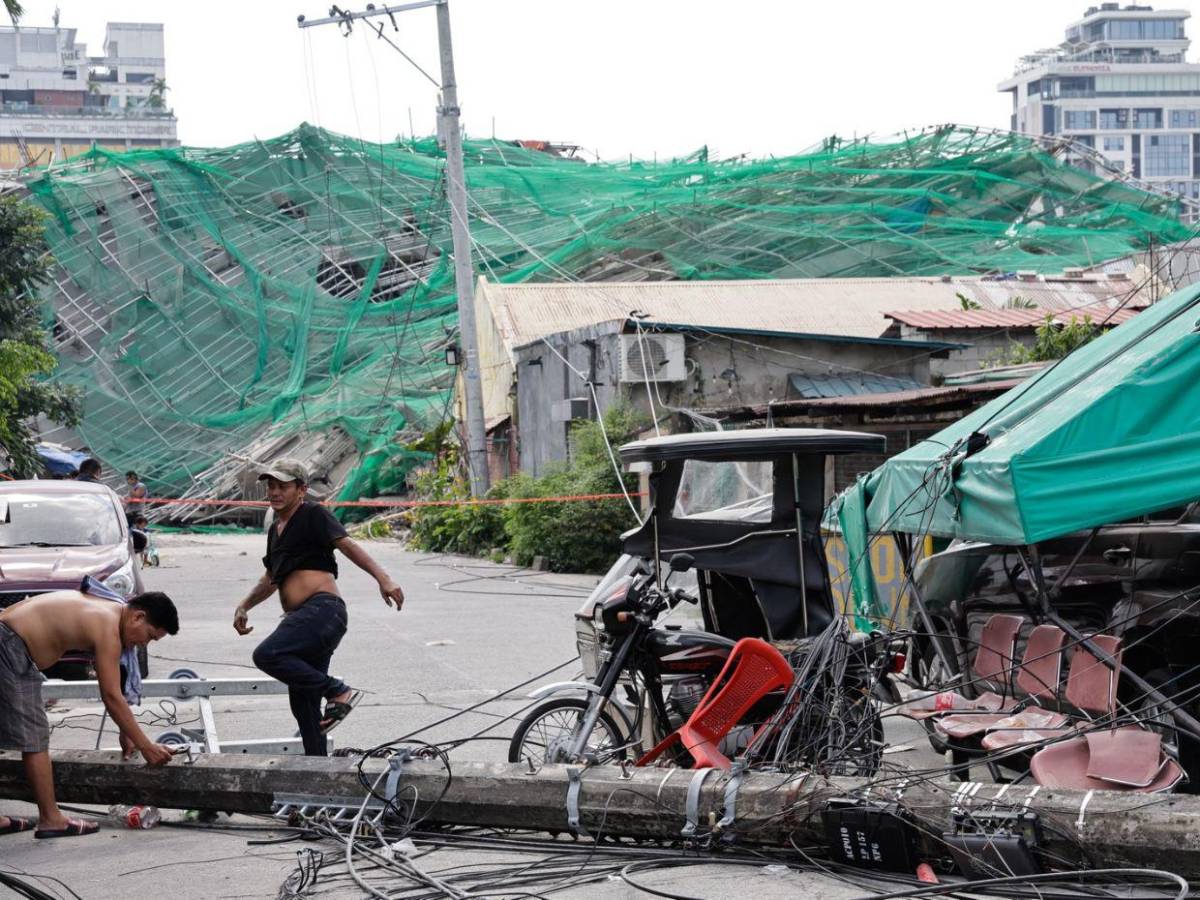 Colapso de edificio en Filipinas deja 30 desaparecidos y una carrera contra el tiempo