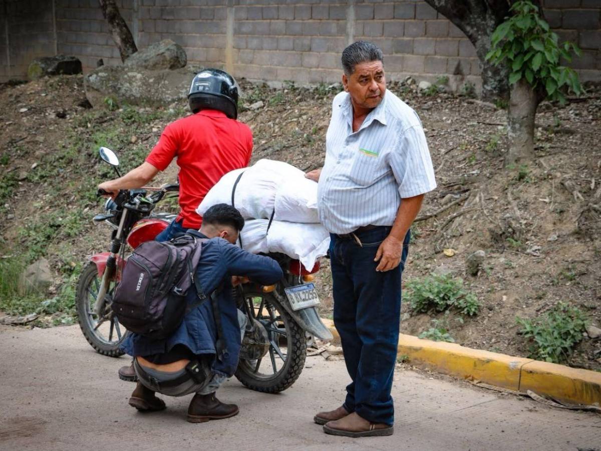 Entre 80 mil y 100 mil sacos: gobierno comienza a distribuir alimentos a zonas afectadas por la sequía