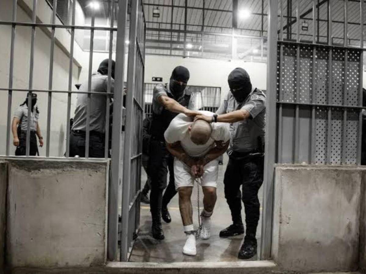 ¿Bukele liberará antes de tiempo a la mitad de los presos? Esto dijo