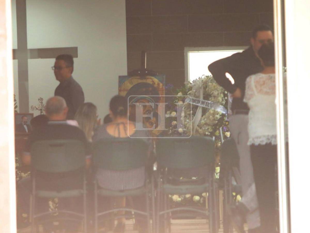 Recordado por su labor de bombero: así velan a Félix Núñez, víctima de derrumbe en el anillo periférico