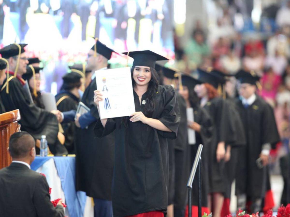 La UNAH celebra graduaciones de nuevos profesionales para Honduras