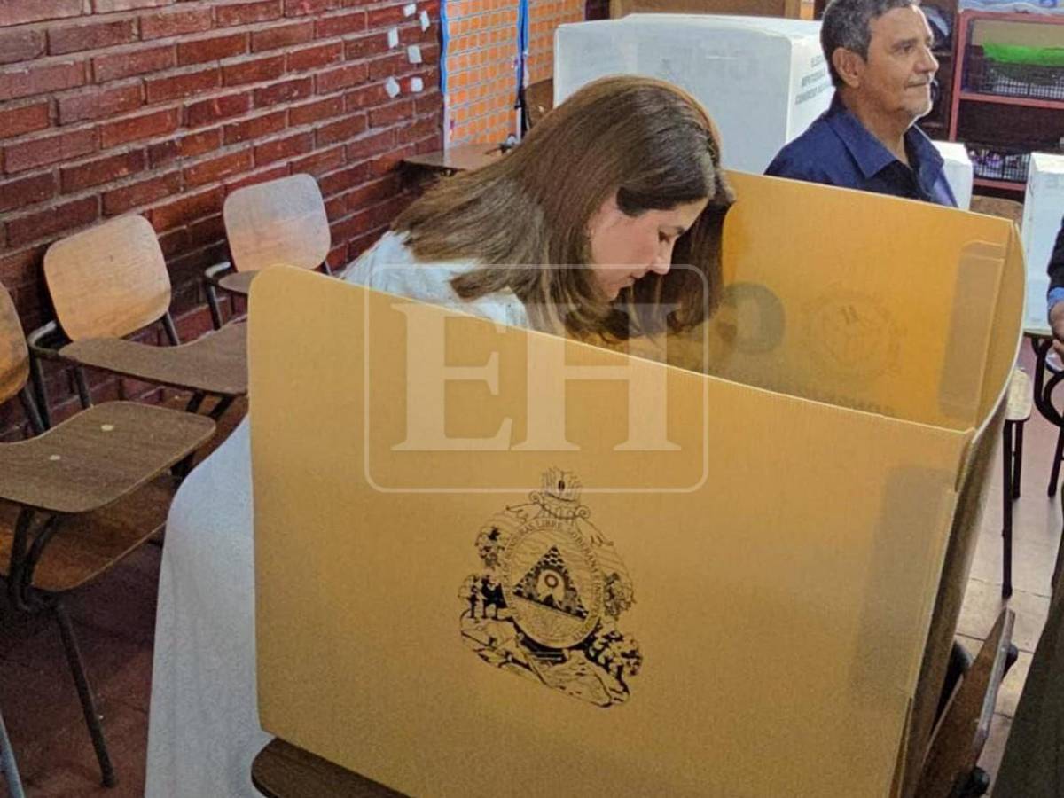 Tras ausentarse del banderillazo, Cossette López ejerce el voto en el Guanacaste