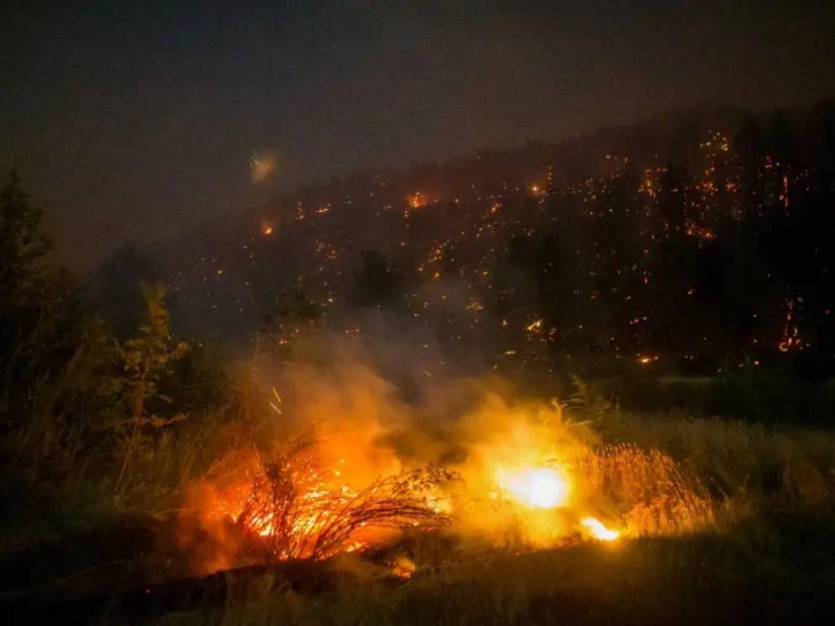 Imágenes de la Patagonia: el fuego arrasa 45,000 hectáreas y amenaza residencias
