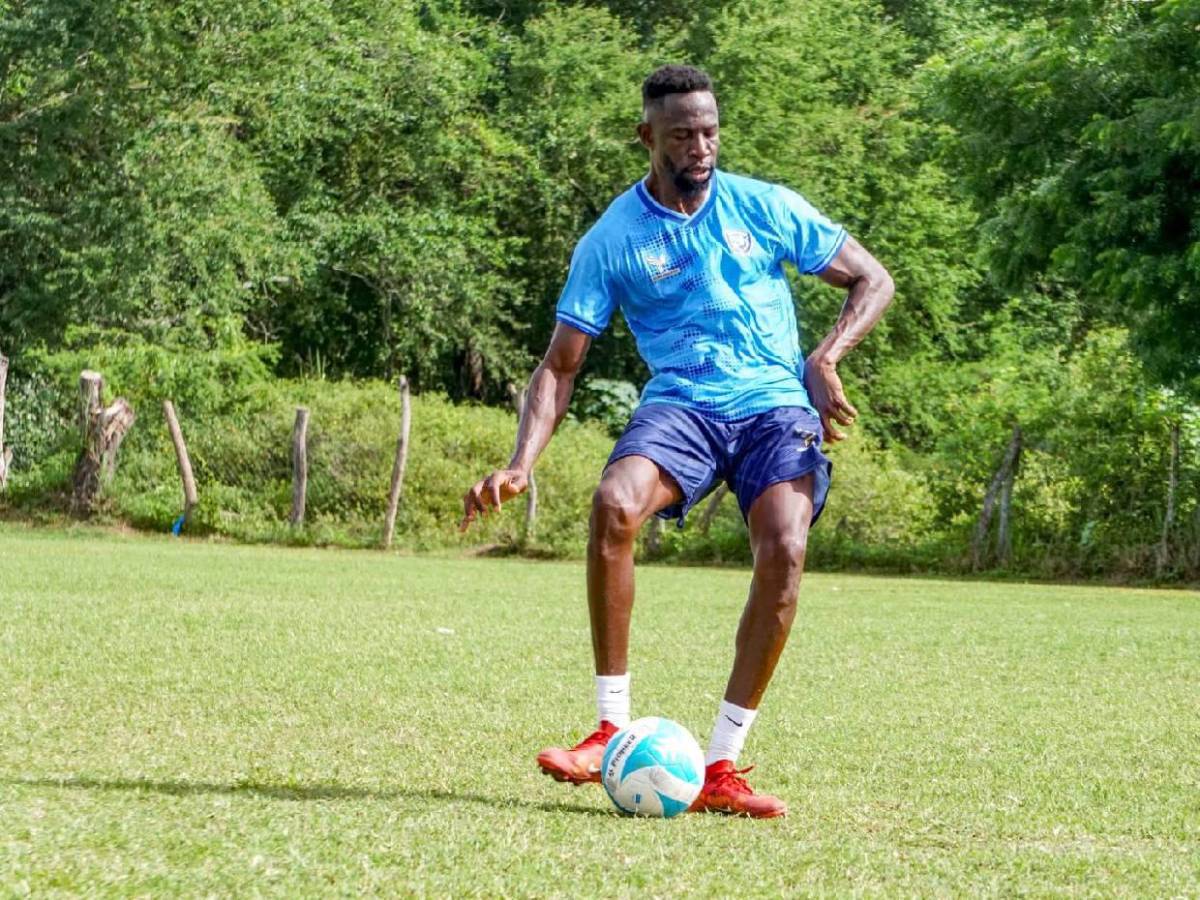 Tiktoker La More se convierte en nuevo fichaje de equipo de Liga Nacional de Honduras