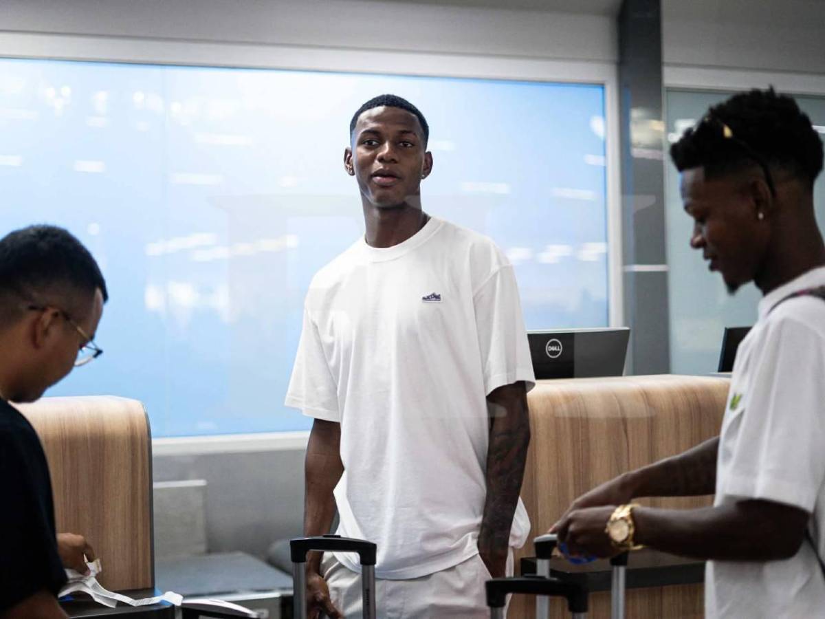 Imágenes inéditas: Así fue la salida de Julián Martínez para unirse a su nuevo equipo en Portugal