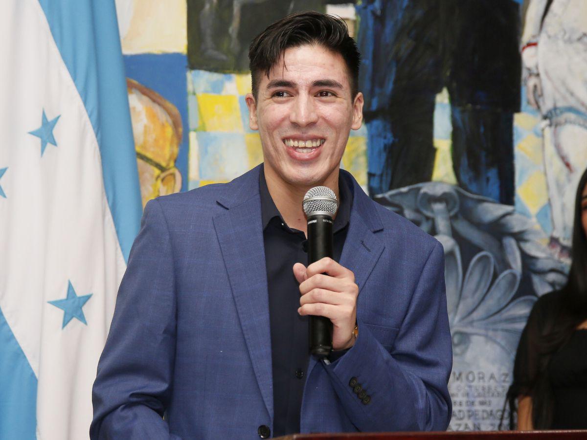 Por medio de su obra, Ángel Castro se llevó el máximo reconocimiento del XIII Concurso de Cuentos Cortos Inéditos “Rafael Heliodoro Valle” de EL HERALDO.