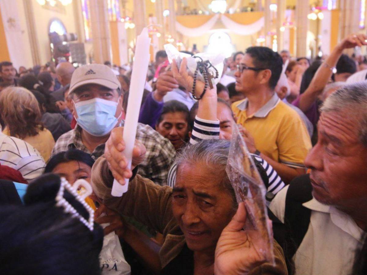 Devoción en la eucaristía en honor a la Virgen de Suyapa en su 278 aniversario