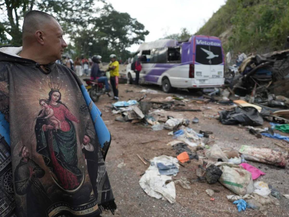 Los asesinos son los narcoterroristas: 19 muertos tras ataque con bomba en la Vía Panamericana