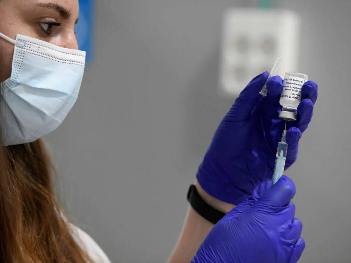 ¿Qué es la variante cigarra? El nuevo linaje del covid-19 que acecha a los niños