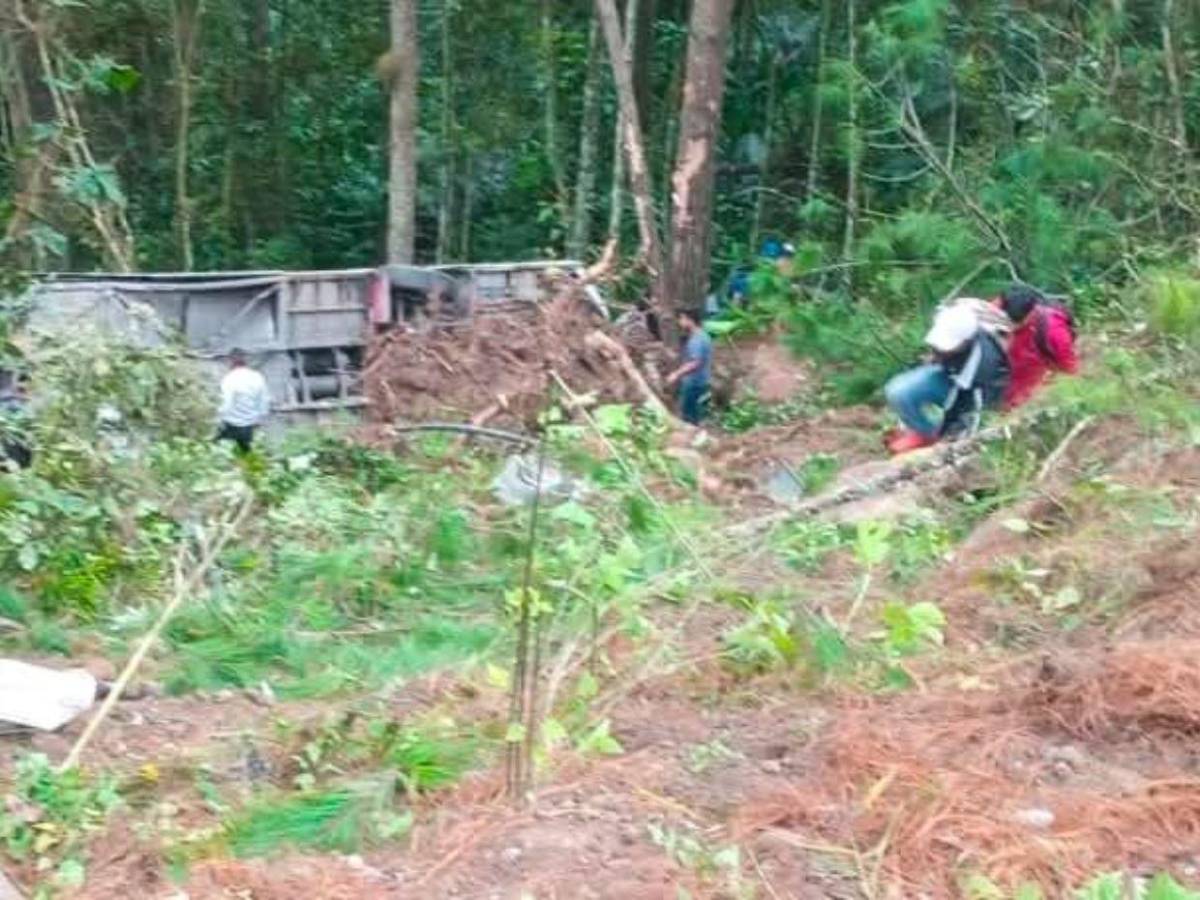 En fotos: varias personas heridas deja volcamiento de un bus en Jesús de Otoro