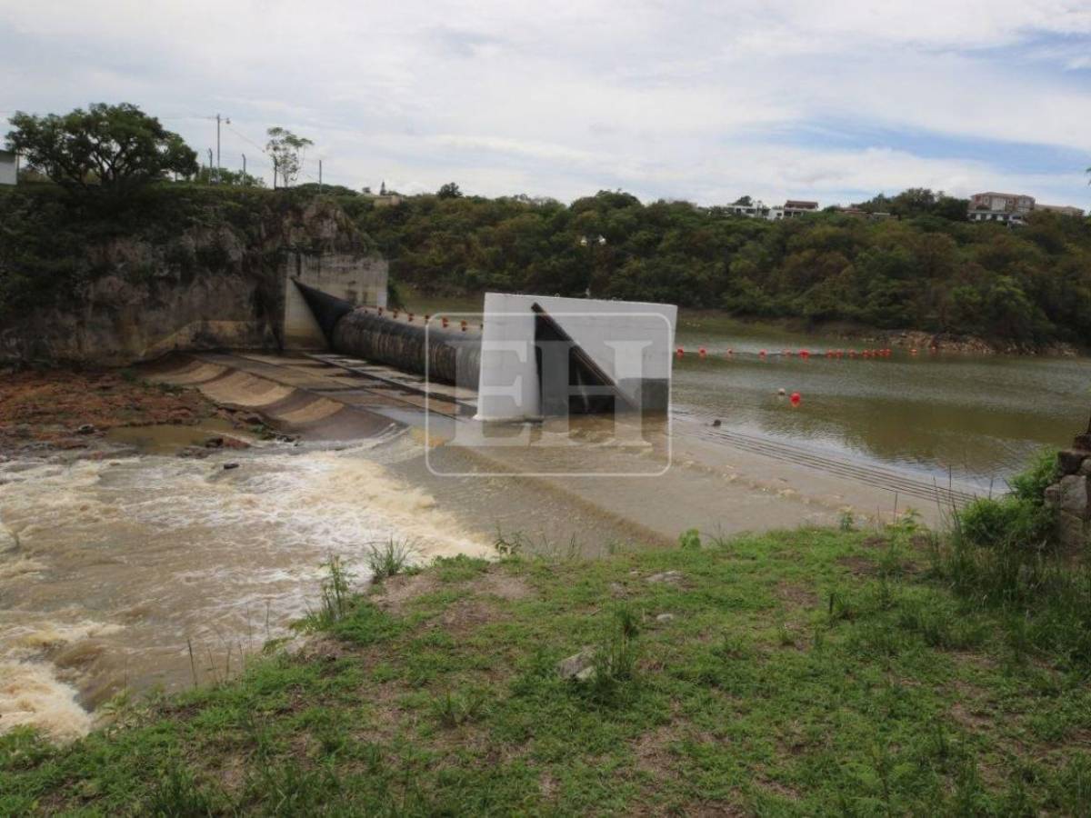 Los Laureles sube al límite con lluvias y La Concepción sigue en 35%: prueban trasvase