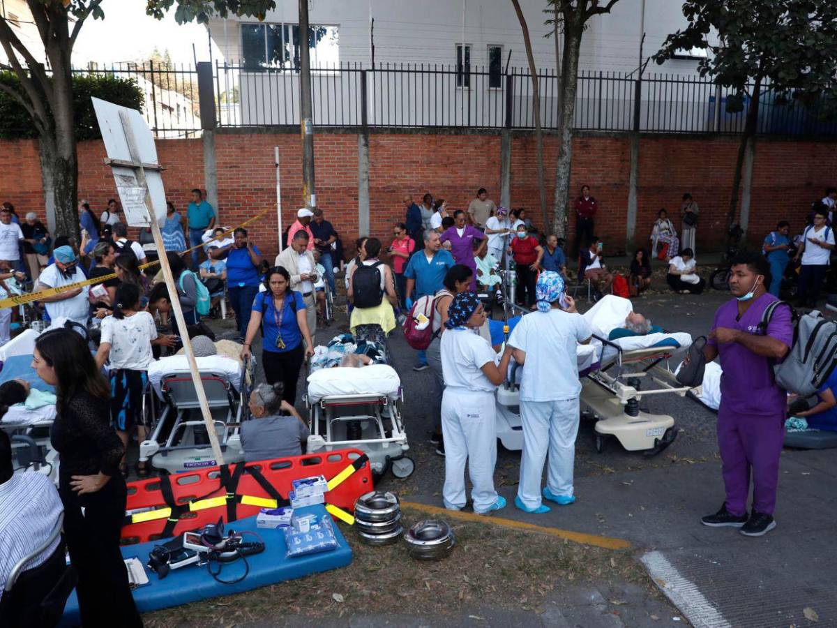 Hospitales abarrotados de personas heridas: emergencia en Colombia tras terremoto