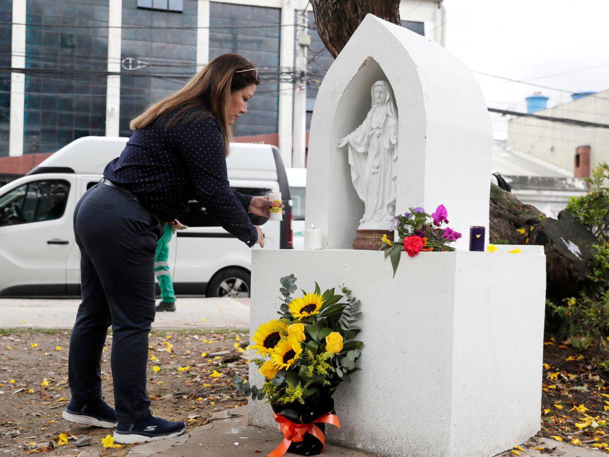 Flores, velas y unidad: Bogotá rinde homenaje a Miguel Uribe Turbay