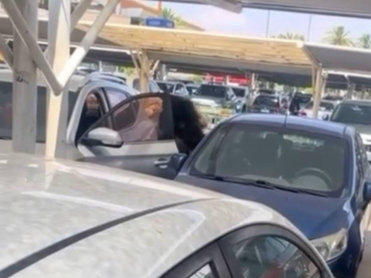 Navidad entre empujones: peleas de capitalinos se viralizan en redes sociales