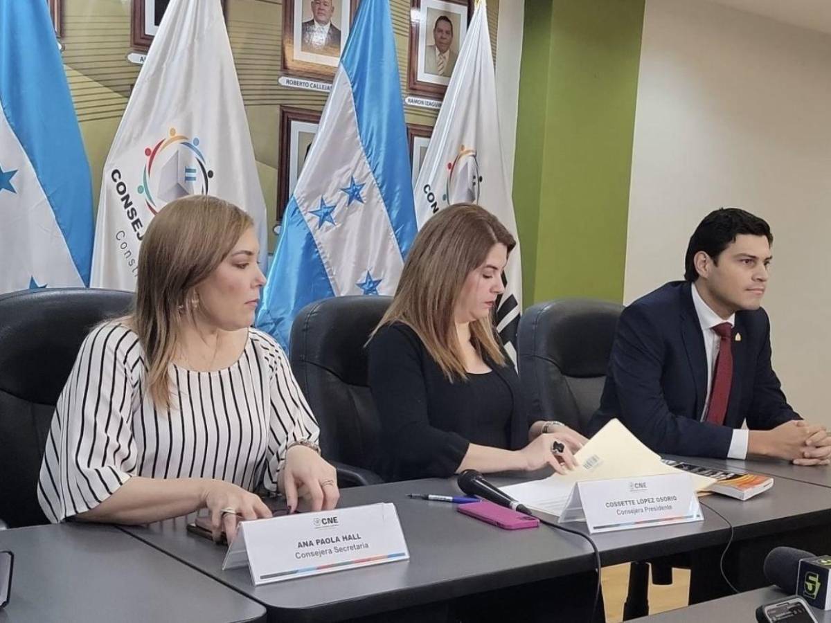 ¿De qué delitos acusan a Cossette López, Ana Paola Hall y Marlon Ochoa, según el MP?