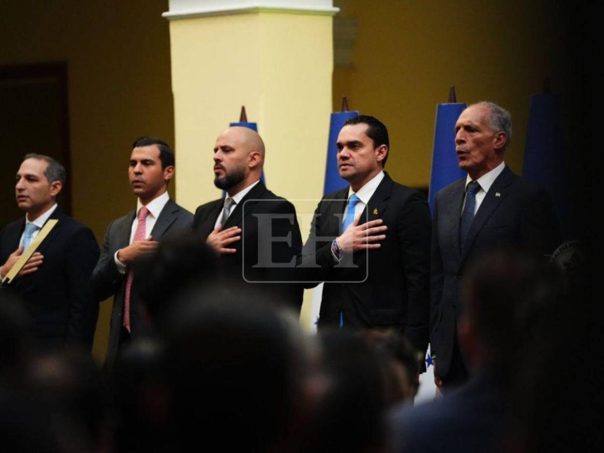 Lo que no se vio de la juramentación de Juan Diego Zelaya y los nuevos regidores de la capital