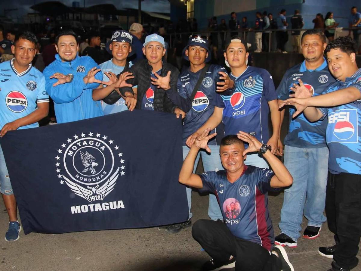 Ambiente final Motagua vs Olimpia: Furor con llegada de las barras y esto pasó con Pedro Troglio