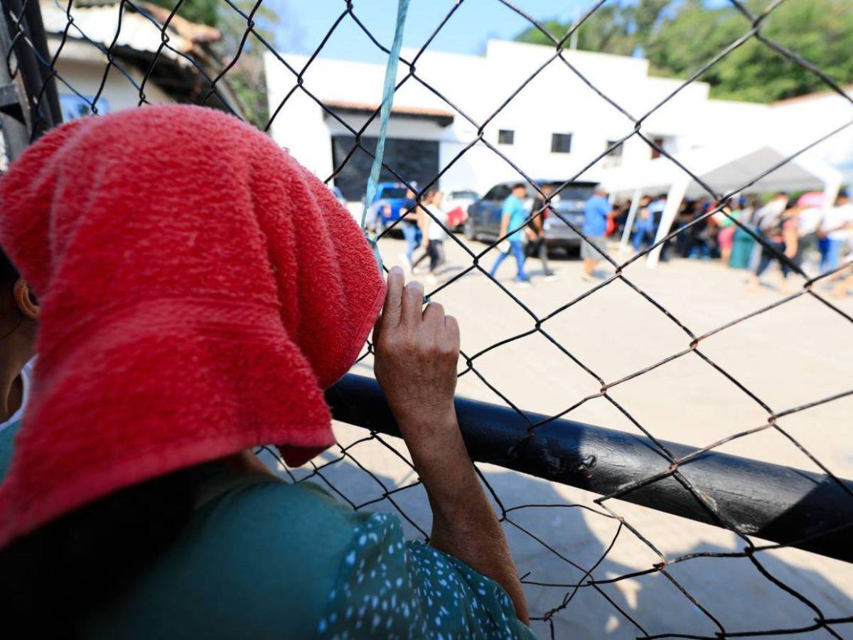 Incertidumbre y desesperación en rostro de socios de Koriun al no recuperar su dinero