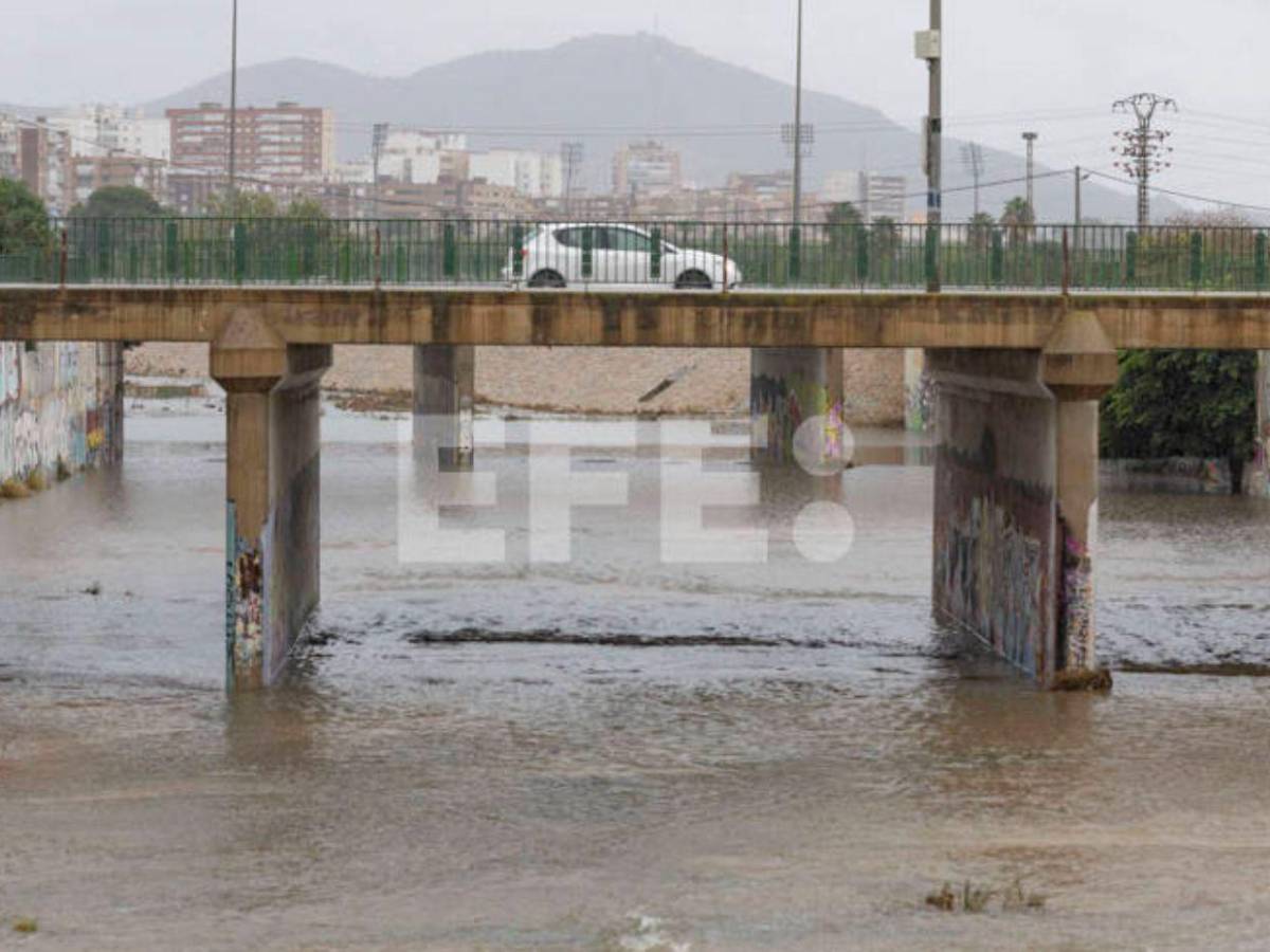La DANA Alice causa inundaciones que dejan atrapadas a personas en vehículos y bajos
