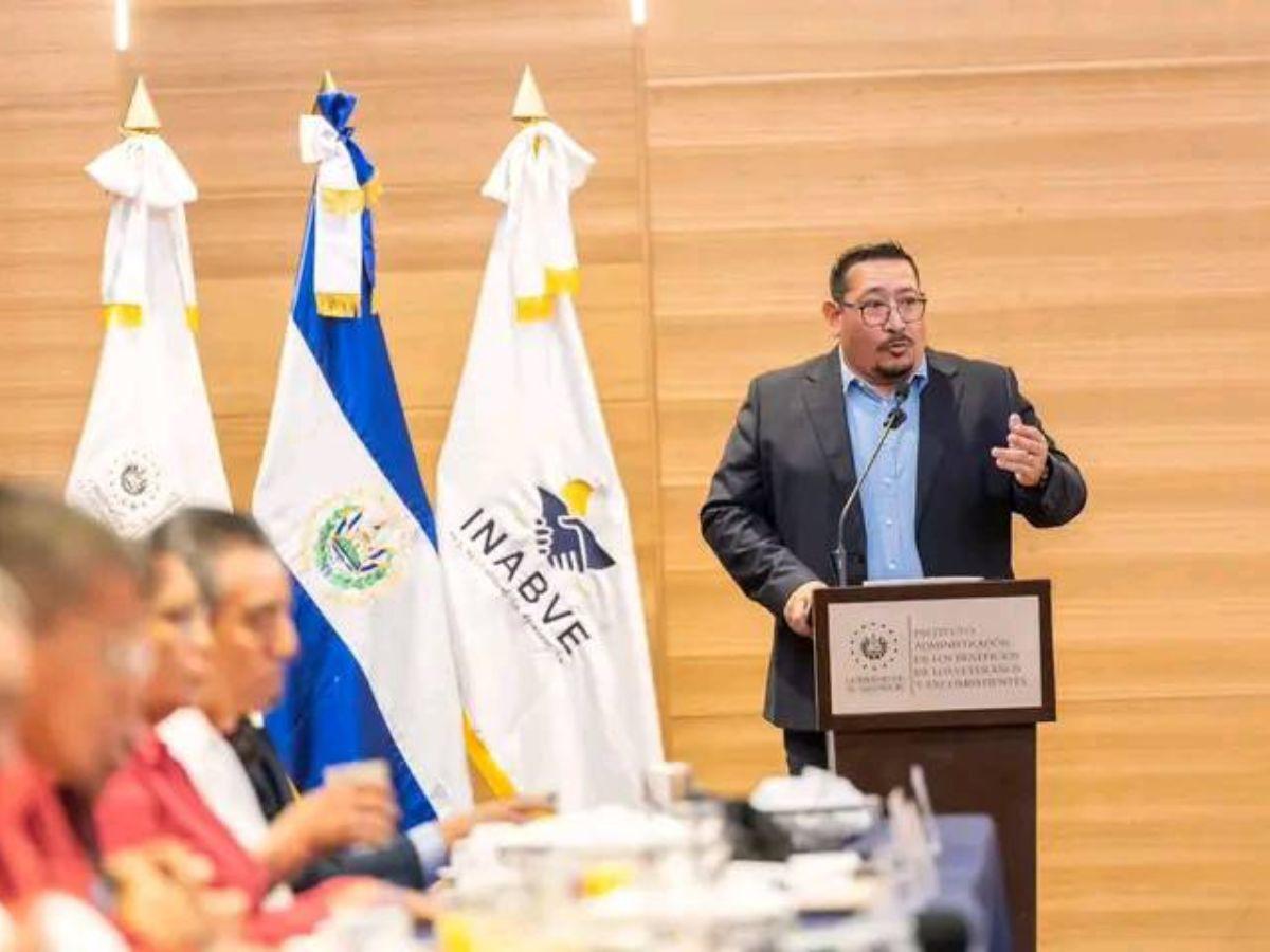 Capturan a hondureño, funcionario de Bukele, con $60 mil en frontera de Valle