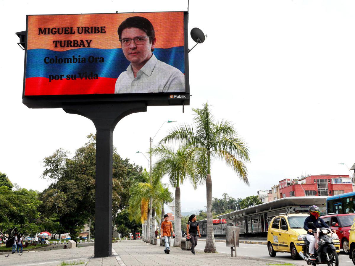 Chats que circulan sobre sicario de Miguel Uribe no corresponden al atentado Chats que circulan sobre sicario de Miguel Uribe no corresponden al atentado