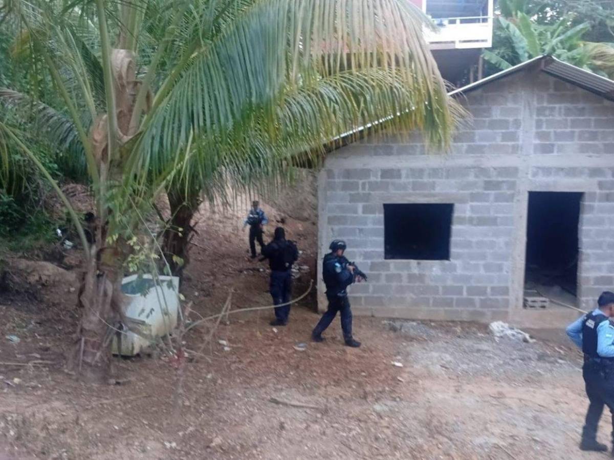 Enmontañado y sin poder salir de la isla: captura de hombre que mató a su expareja en Roatán