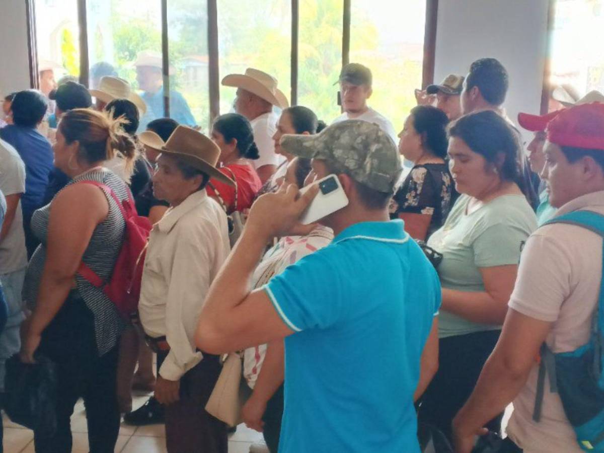 Sonriente y sin preocupación: así se retiró gerente de Koriun tras incumplir pago