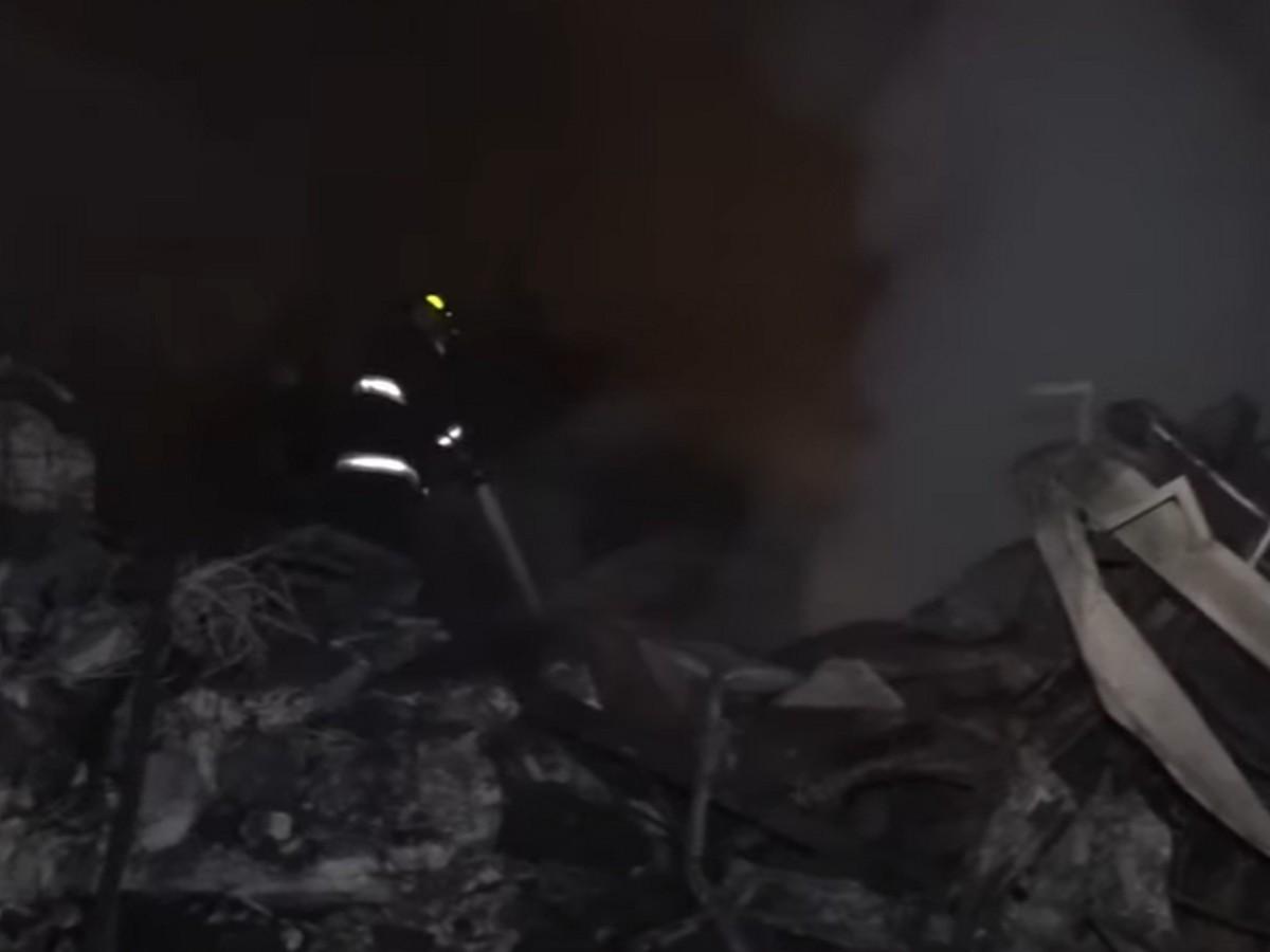 Por séptima vez se reactiva incendio en negocio de llantas en el Hato