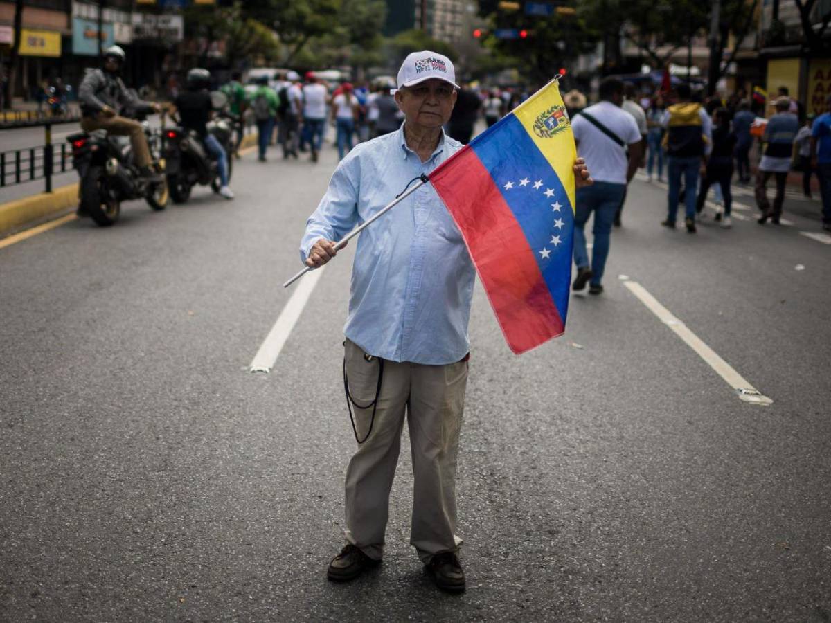 Chavistas marchan en Venezuela en respaldo a Maduro ante amenazas estúpidas de EE UU