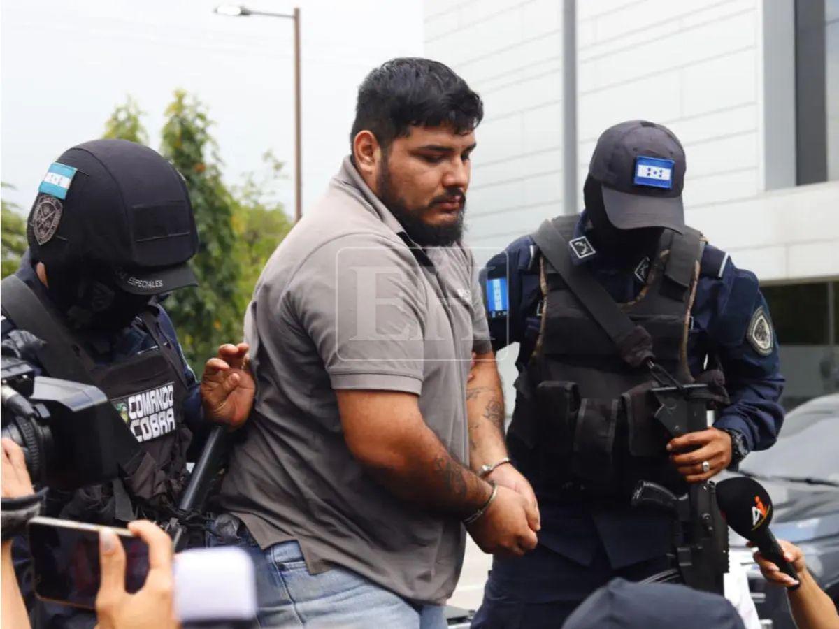 Llorando y angustiado: así llegó a la audiencia Franklin, acusado de matar al abogado Altamirano