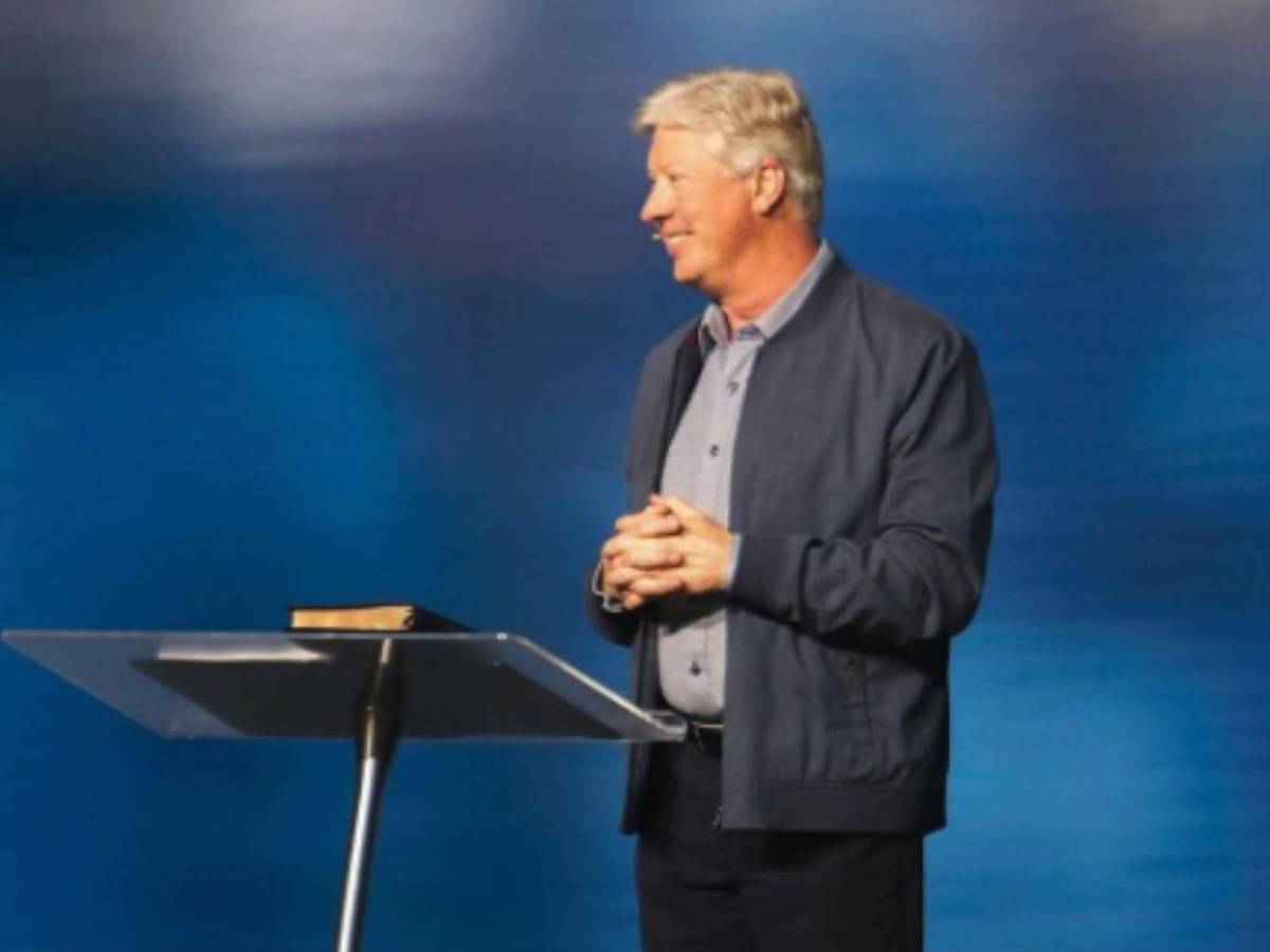 La caída del pastor Robert Morris: fundador de megaiglesia y exasesor de Trump, condenado por abuso sexual