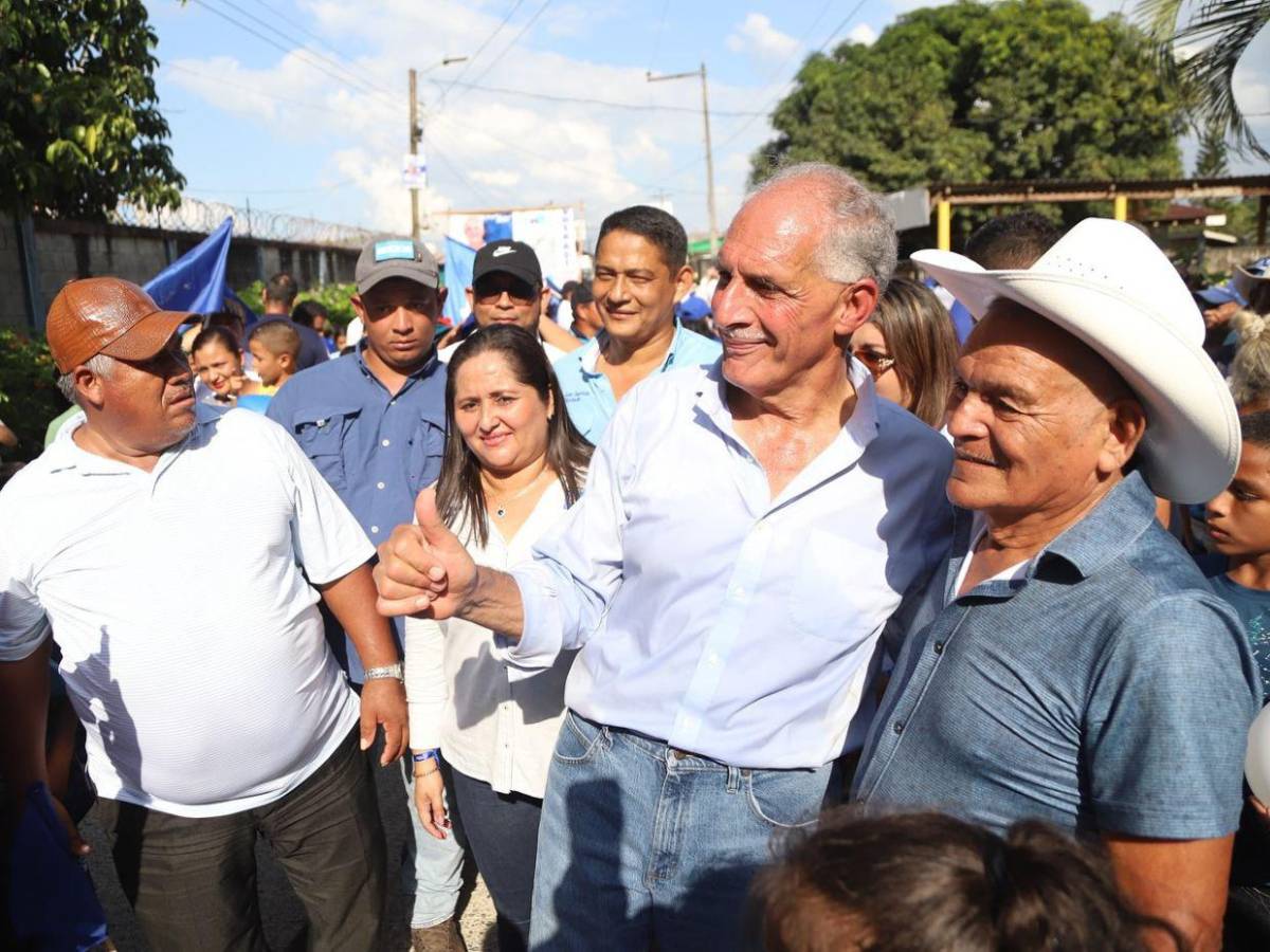 Giras y promesas: precandidatos presidenciales refuerzan campañas previo a elecciones