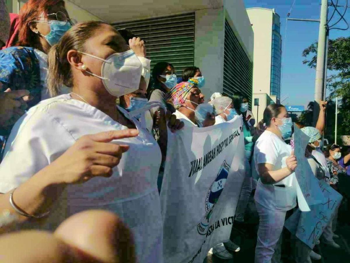 Las enfermeras inician protestas por abuso laboral en la zona norte