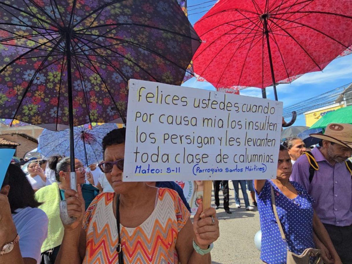 Caminata convocada por iglesias trasciende fronteras: hondureños en EE UU participan