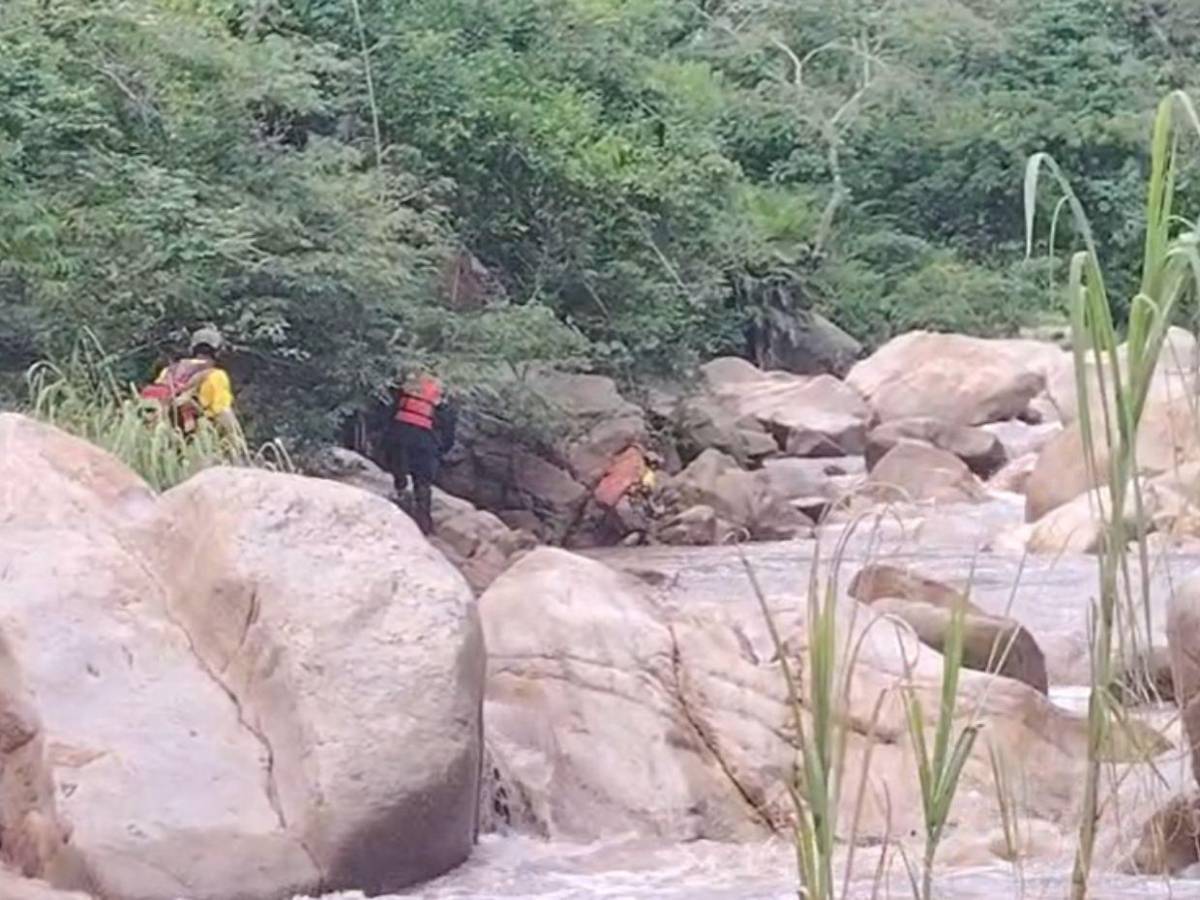 Mueren dos hermanos y un menor de edad arrastrados por una quebrada en Comayagua